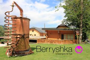 Berryshka – destilarna in čokoladnica